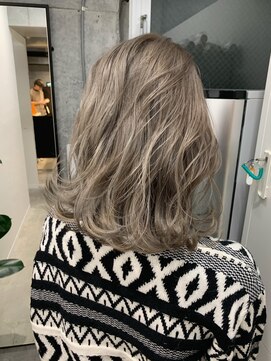 ラフトーキョウセカンド(RAF TOKYO 2nd) ホワイトミルクティー×ケアブリーチ