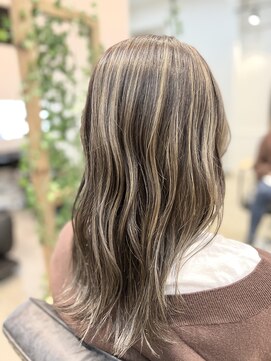 ノチ(Noci) 【志治幸佳】メッシュ　/アッシュ/ミルクティーアッシュ