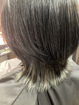 カチーナ(KACHINA) ウルフカット×インナーブリーチ