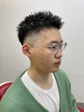 エイル(AILE) クロップスタイル/スキンフェード/束感/アップバング