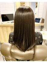 カミケンガレリア(kamiken. galleria)&nbsp;清潔感UP！しっとり上品ツヤ髪ストレート【カミケンガレリア】