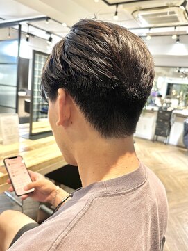 ファイブシーン アオヤマ(5SCENE AOYAMA) ビジネスヘア就活ヘアツーブロック刈り上げフェードメンズ