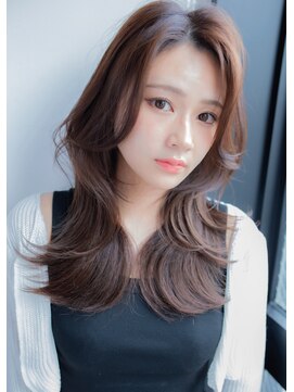 エニー 栄(Any) 顔まわりレイヤーカット×透明感カラー