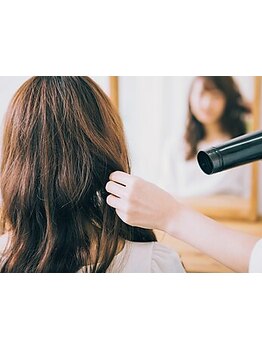 一生付き合う髪だからこそ、マンツーマンでとことん向き合う!!髪のお悩みも解決する実力派Stylist在籍◎