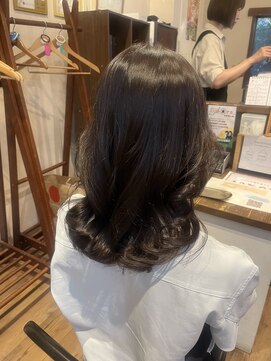 ココカラヘアー ニコ(cococara hair nico) セミロング/巻き髪/くびれ巻き/グレージュ