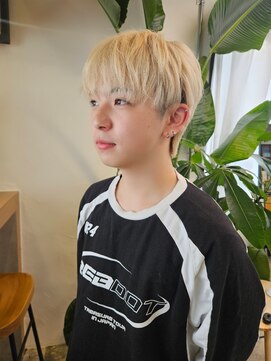 イット(it.) it. YUI マッシュウルフ ハイトーン ホワイトベージュ