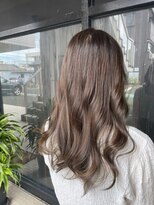 アイリス(IRIS)&nbsp;グレージュ切りっぱなしボブ前髪ありミニボブミルクティベージュ