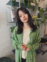 ヒュージ 三軒茶屋(huge)&nbsp;レイヤーカット/オリーブグレージュ/顔周りレイヤー/20代30代