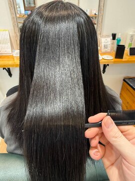 アクア(AQUA) 広がりを抑える髪質改善ストレート