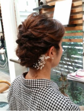 ヌードカラー(NUDE COLOR) 【NUDE COLOR】 大人かわいいヘアアレンジ