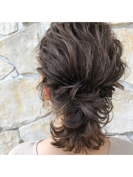 ヘアメイク ヴァロ(Hair Make VaLo) ダウンアレンジ