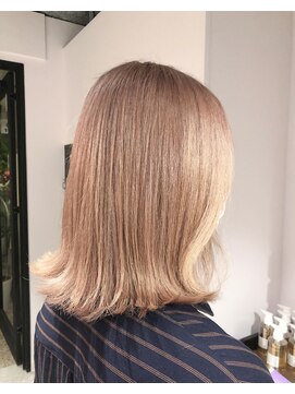 リーオオサカ(Lee Osaka) 外ハネ×ピンクベージュ/kana