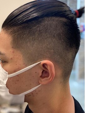 バーバー いとう マンバンヘアー　フェードスタイル