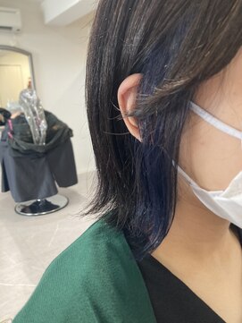 ガーベラ(gerbera) 切りっぱなしボブ×ネイビーブルー