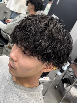 フィフス トウキョウ (fifth TOKYO) メンズマッシュウルフセンターパート波巻きパーマメンズカット