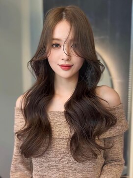 ウルスバイバレット 銀座(Urus by VALETTE) 艶やかな上品ワンホン&韓国ヘア/レイヤーカット/前髪カット3