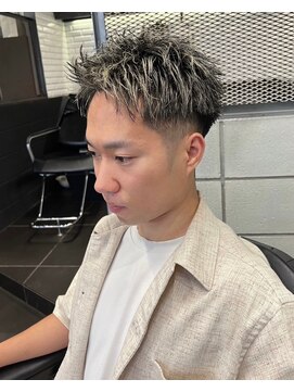 ビンゴ(BINGO) 1314ハイライトフェードハイトーンカラー刈り上げバーバーカット