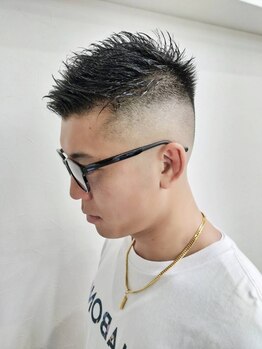 ラクーヘアデザイン(RAKUU HAIR DESIGN)の写真/理容師、美容師のダブルライセンスのオーナーだからこそできる、「トータルで美しく」★メンズに大人気！