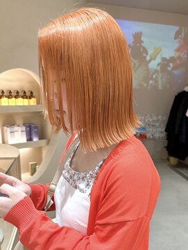 ヒビヲ(HIBIO) ショートボブハイトーンブリーチカラーミルクティーベージュ横浜