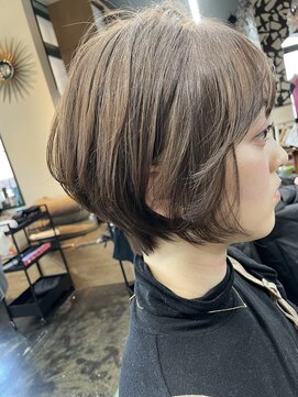 エミタス 三年坂(Emitas) 骨格矯正ショートスタイル