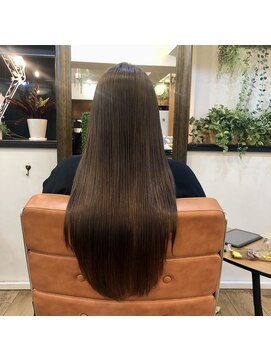 エルムトウキョウ(ELM Tokyo) シルバーグレーアッシュで濃い目透明感カラー