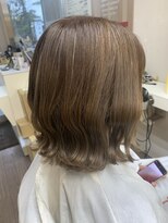 ヘアデザイン ラポール 茨木店(hair design Rapport)&nbsp;ハイトーンミルクティーベージュ/ふんわりセミディスタイル