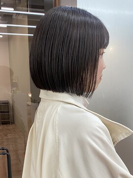 パークレーン アイス イヴェン(park lane ICI yeven) 切りっぱなしボブ　グレージュ　前下がりボブ　透明感カラー