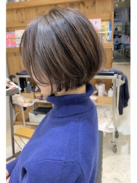 クオン(kuon) 首元すっきりボブ