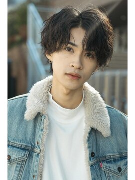 リップス 横浜(LIPPS) センターパートウルフカットツイストスパイラルパーマゆるめ黒髪