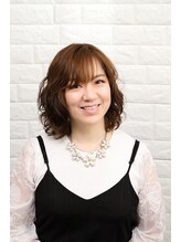美容室ラトリエ コモ 新所沢店 岡 理恵子