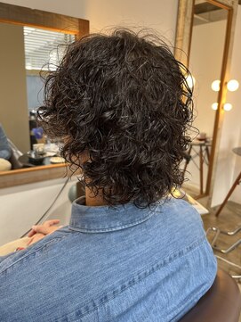 ビハインドザカーテン(BEHIND THE CURTAIN) マッシュウルフ×レイヤーカット×スパイラルパーマ