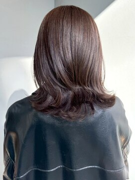 ダークグレージュ ミディアム レイヤーカット 艶カラー