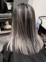 アンダーバーホワイト 広島 並木店(_WHITE)&nbsp;バレイヤージュ/シャドールーツ/ブリーチ/髪質改善/ハイライト