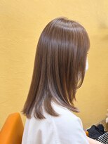 オッジ ヘアー ジャッロ(Oggi Hair giallo)&nbsp;艶髪ストレート×大人上品なミディアムレイヤー　10月