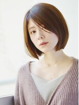 「FILMS」上品フォルムのナチュラルボブ　艶カラー