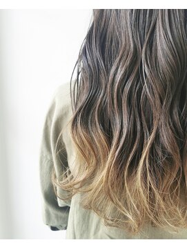 グランデ ビス(GRANDE bis) グラデーションカラー