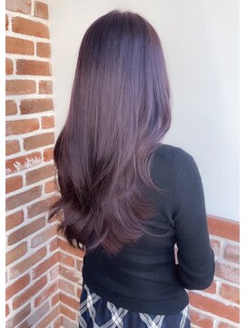 エニー 栄(Any) 艶感たっぷりのピンクグレージュ