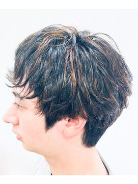 黄ぐまくん美容室 メンズ　ショート　メッシュ