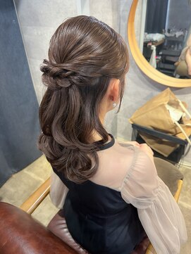 ヘアセット シャンプーアンドスパ専門店 ウルー(Uruu) 【ハーフアップ】天神/天神駅/ヘアセット/早朝