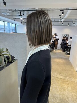 メリー オオサカ(Merly Osaka) 大人可愛い！ボブ×中明度バレイヤージュ_natural greige_