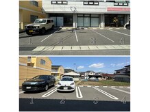 駐車場はお店の前4台と裏にもあります。