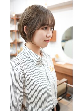 ライカ(laica) １０代２０代３０代小顔ショート大阪ショートボブ透明感カラー