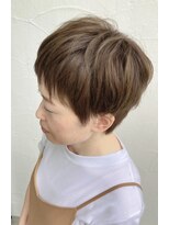 ヴァロ(Valo)&nbsp;シルキーベージュ白髪ぼかしベリーショート短前髪