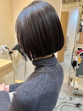 ソウスシア(SOURCE cia) 前下がり切りっぱなしボブ【佐藤和弥】