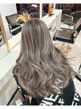 当店オリジナルのハイライトで今時女子に♪白髪ぼかしにも対応しております♪ 【渋谷】渋谷　渋谷駅