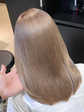 ロイス 神宮前(ROIS) ミルクティーベージュ/ダブルカラー/ケアブリーチ/ハイトーン