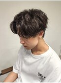 刈り上げショートセンターパートシャドウパーマ