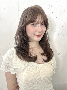 ビーチ(BEACH) レイヤーカット ダークグレー 大人ガーリー 似合わせカット