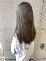美容師 久保浦 グレイッシュベージュ