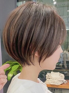 ヨリ トウキョウ(yori Tokyo) 似合わせカット30代40代50代ショートボブくびれレイヤーカット